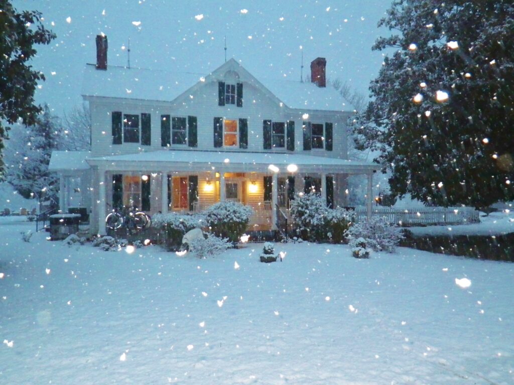 Snowing at the Inn at Tabbs Creek